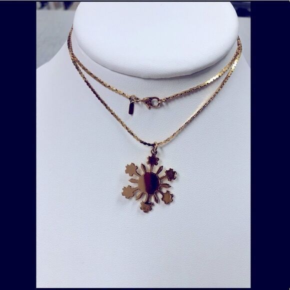 Vintage signed Monet Snowflake Christmas pendant charm 24" Necklace - Picture 4 of 4